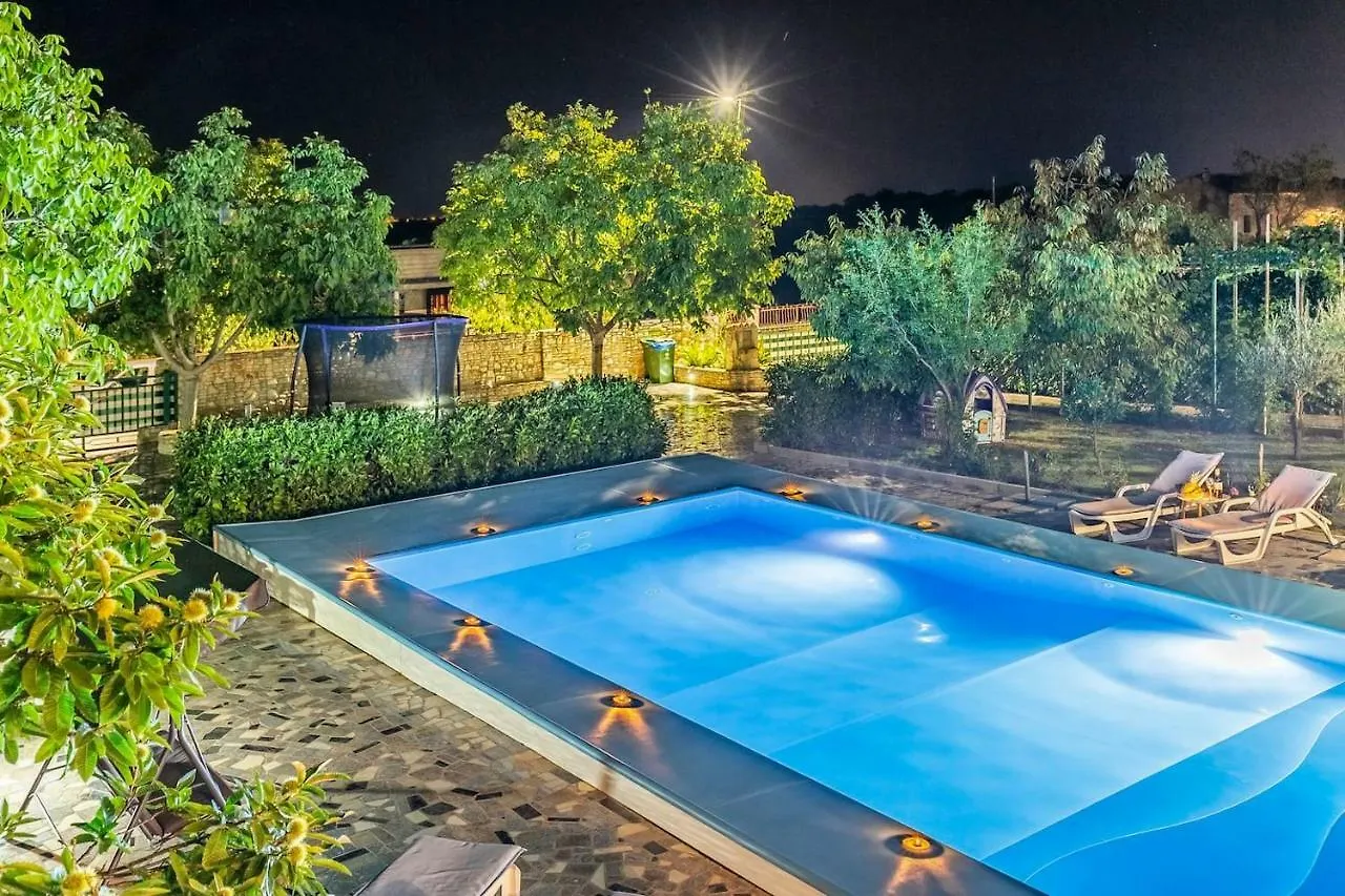 All Seasons Apartment Pula