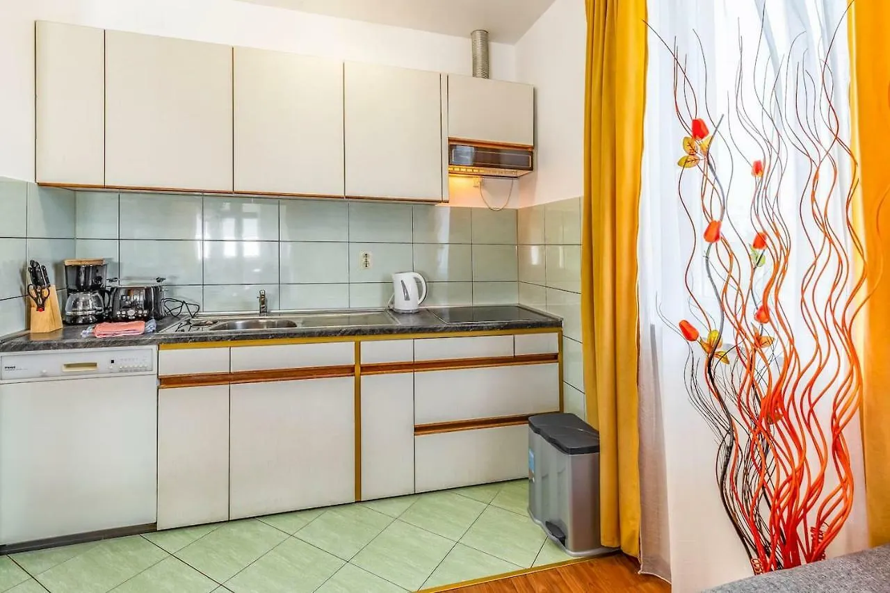 All Seasons Apartment Pula
