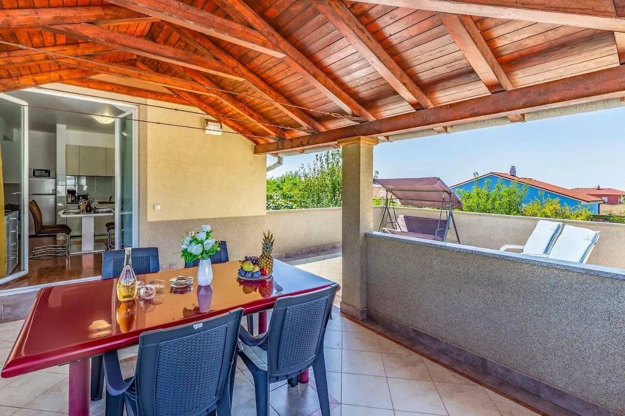 All Seasons Apartment Pula